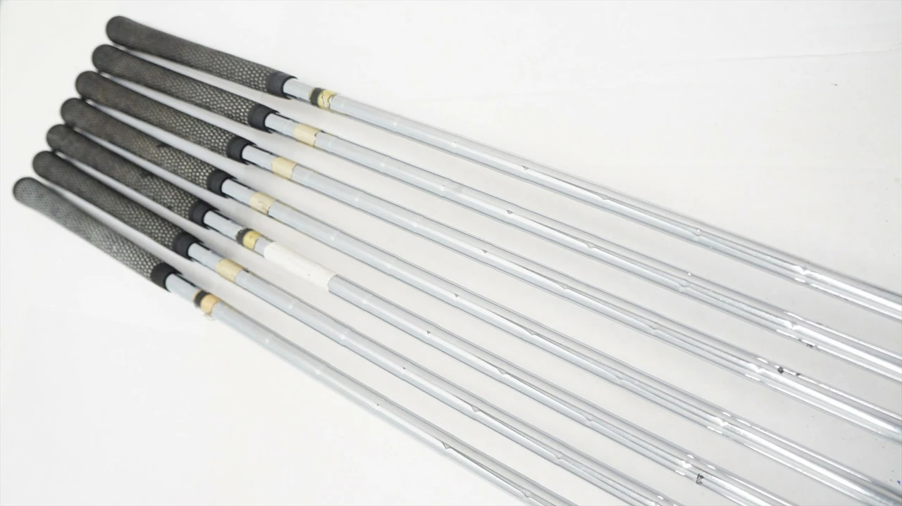Cleveland 588 Cb Iron Set 4-Pw Stiff Flex Dynamic Gold Steel 1040042 Good 4 Cleveland 588 Cb Iron Set 4-Pw Stiff Flex Dynamic Gold Steel 1040042 Good - Image 2
